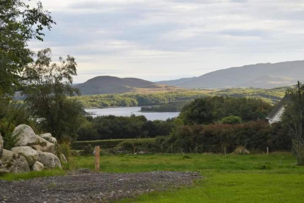 Twin Lake View - Bungalow In Pontoon Foxford Exteriér fotografie