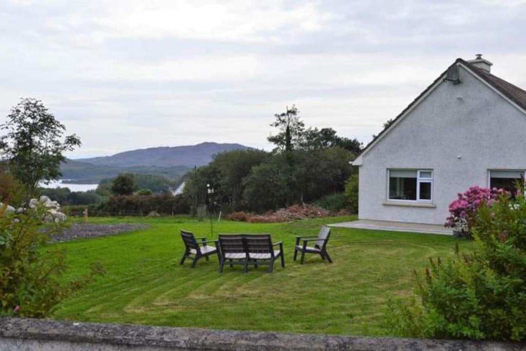 Twin Lake View - Bungalow In Pontoon Foxford Exteriér fotografie
